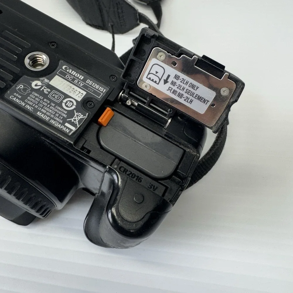 Canon EOS Rebel XTi Camera Body FOR PARTS OR REAPIR ONLY